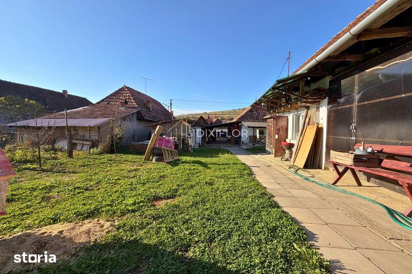 Casă cu 2 camere cu Teren 1518 Mp în Gălești