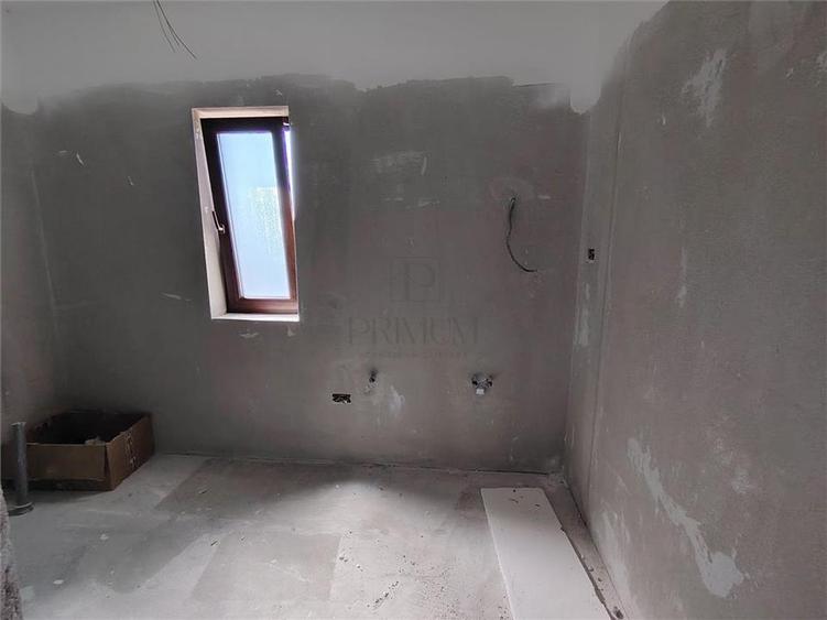 Duplex cu 4 camere cu Canalizare în Moșnița Nouă