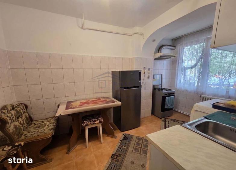 Apartament cu 2 camere decomandat în Central — fotografia 1