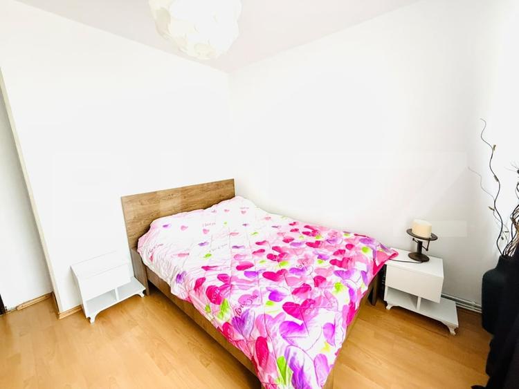 Apartament cu 3 camere decomandat, mobilat în Craiter