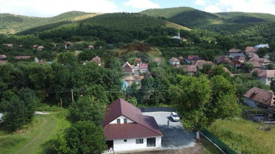 Casa finalizata recent, 2.800 mp teren Livada - Petresti de Jos - 24