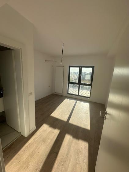 Duplex cu 5 camere cu Teren 100 Mp în Jilava