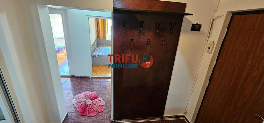 Apartament cu 3 camere decomandat, mobilat în Tolstoi