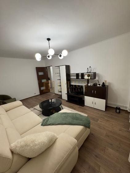 Apartament cu 2 camere decomandat, mobilat în Aradului