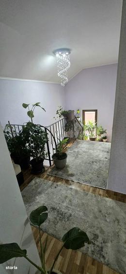 Casă cu 4 camere cu Canalizare în Valea Lupului
