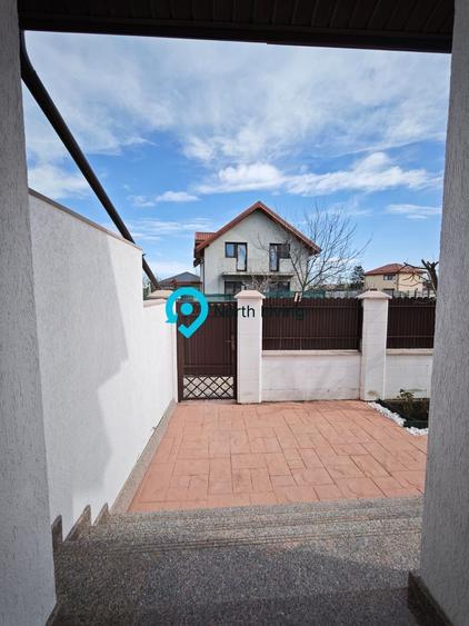 Duplex cu 4 camere cu Canalizare în Nord