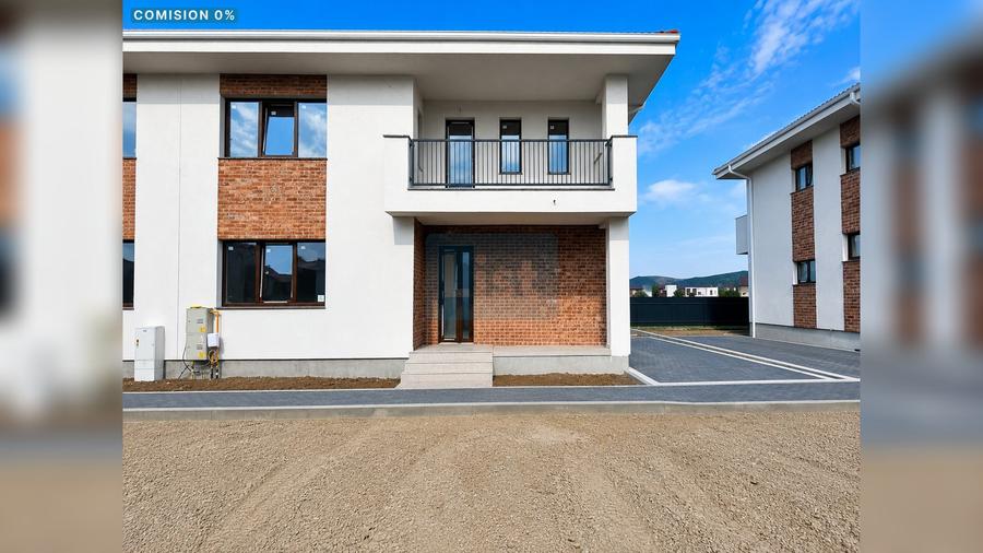 Casă cu 5 camere cu Teren 230 Mp în Florești