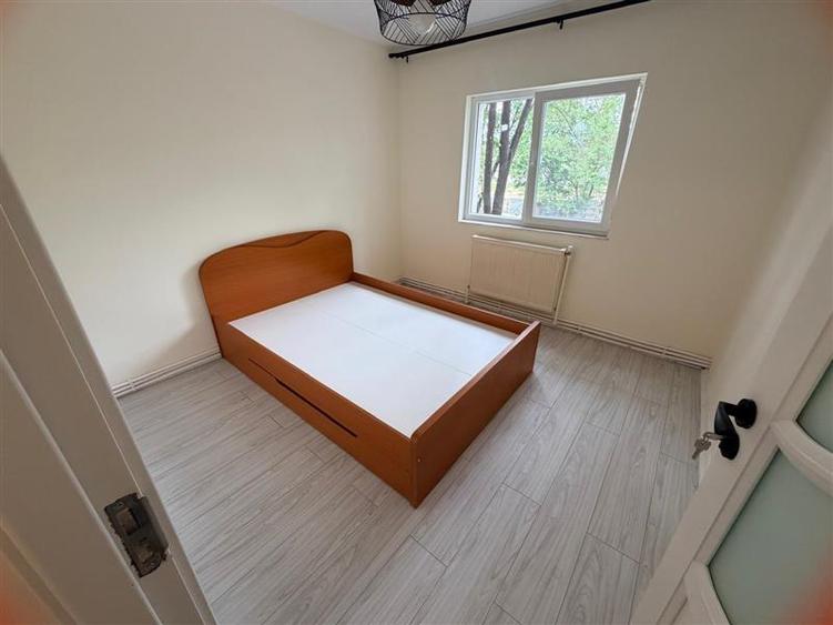 Apartament cu 2 camere decomandat, mobilat în Dacia