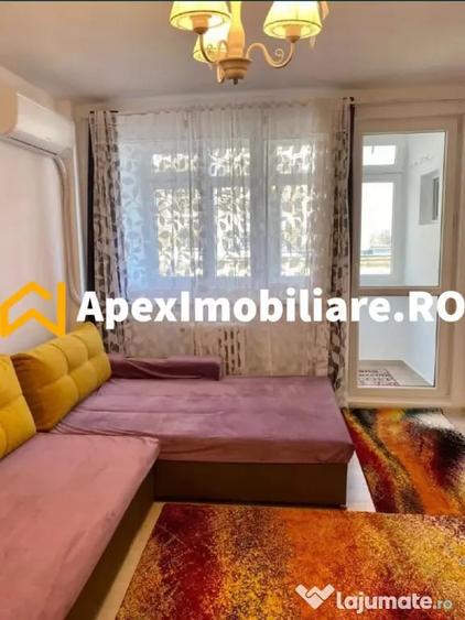 Apartament cu 3 camere semidecomandat în Central