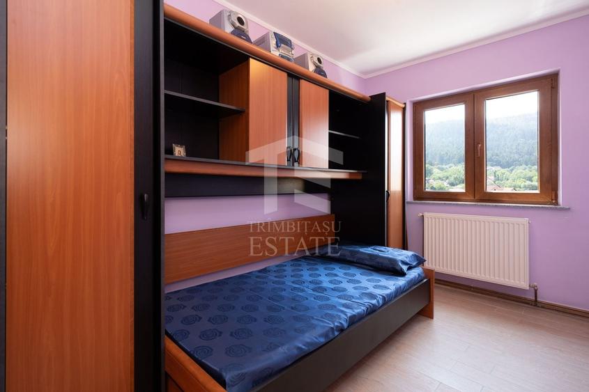 Apartament cu 3 camere decomandat, mobilat în Electroprecizia