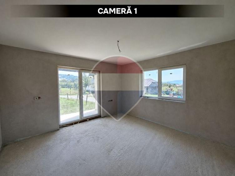 Casă individuală cu 5 camere cu Teren 1850 Mp în Ciocotiș