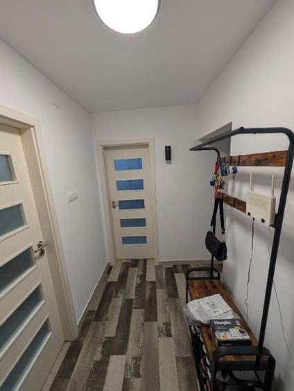 Apartament cu 3 camere decomandat, mobilat în Soarelui