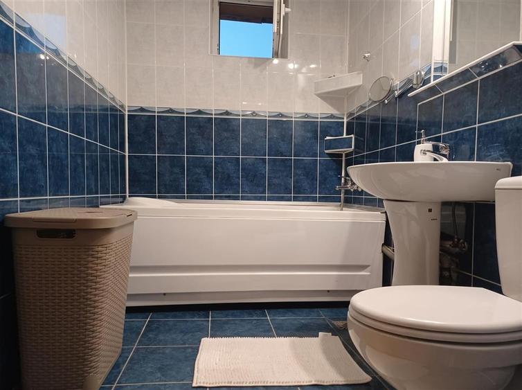 Apartament cu 3 camere decomandat, mobilat în Obcini