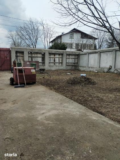 Casă cu Teren 970 Mp în Brănești