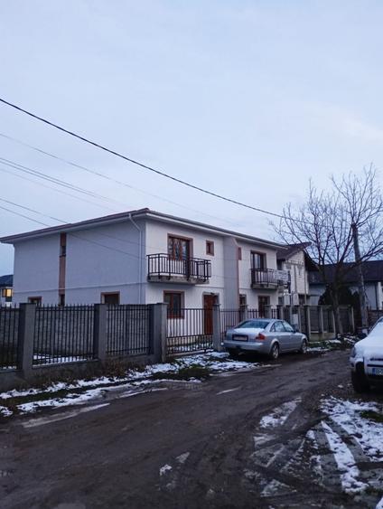 Duplex cu 5 camere cu Canalizare în Beceni