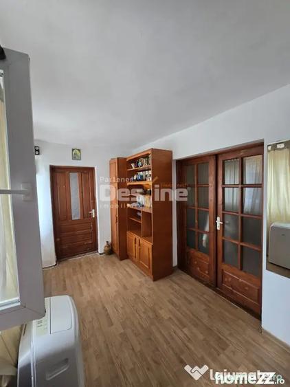 Casă cu 3 camere cu Canalizare în Central