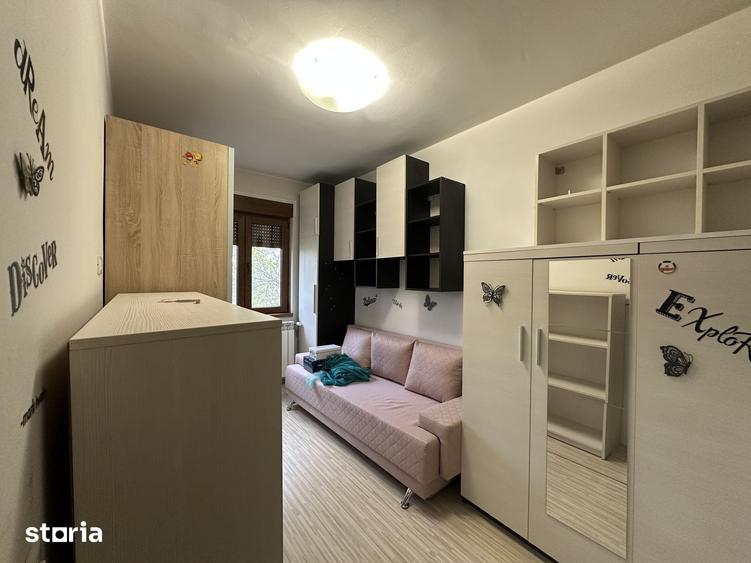 Apartament cu 3 camere semidecomandat în Nord