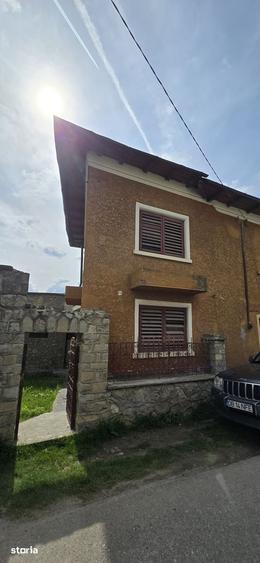 Casă cu 5 camere cu Teren 518 Mp în Buciumeni