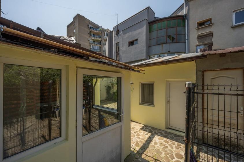 Apartament cu 3 camere decomandat, mobilat în Unirii