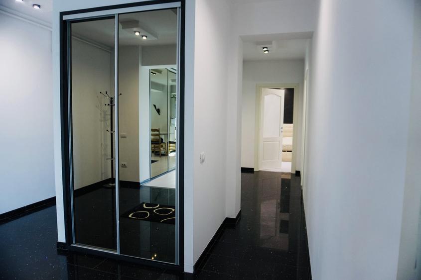 Apartament cu 3 camere decomandat, mobilat în Năvodari