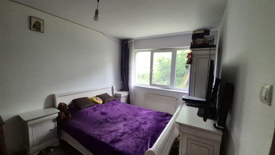 Apartament cu 2 camere semidecomandat în Hărmanului