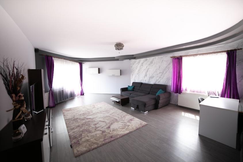 Apartament cu 2 camere decomandat în Bunloc