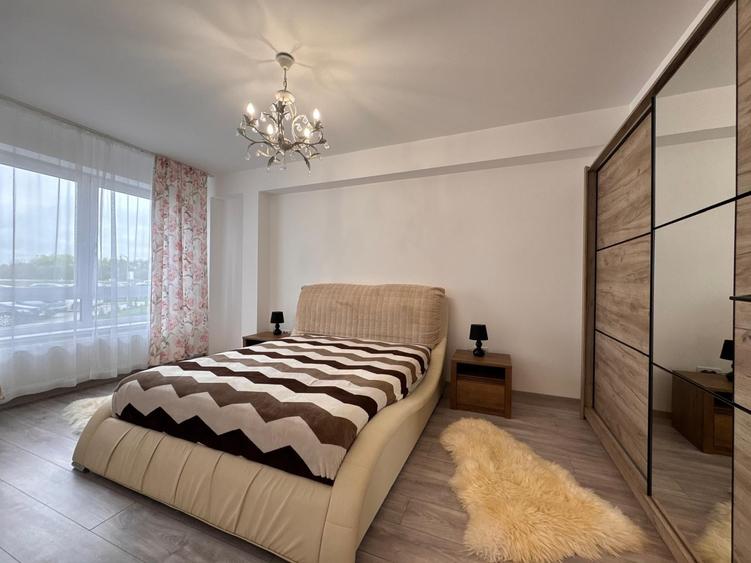 Apartament cu 3 camere decomandat, mobilat în Cristian