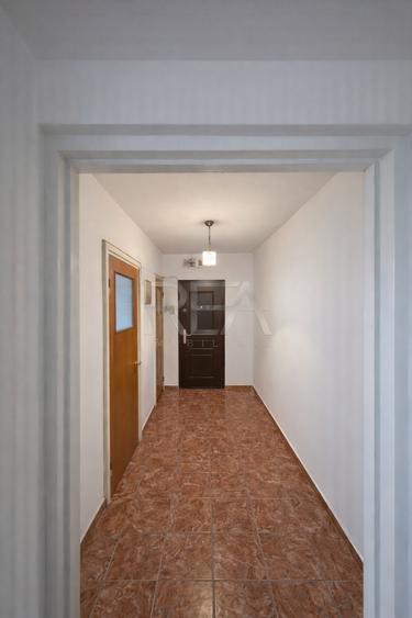 Apartament cu 3 camere semidecomandat, mobilat în Theodor Pallady