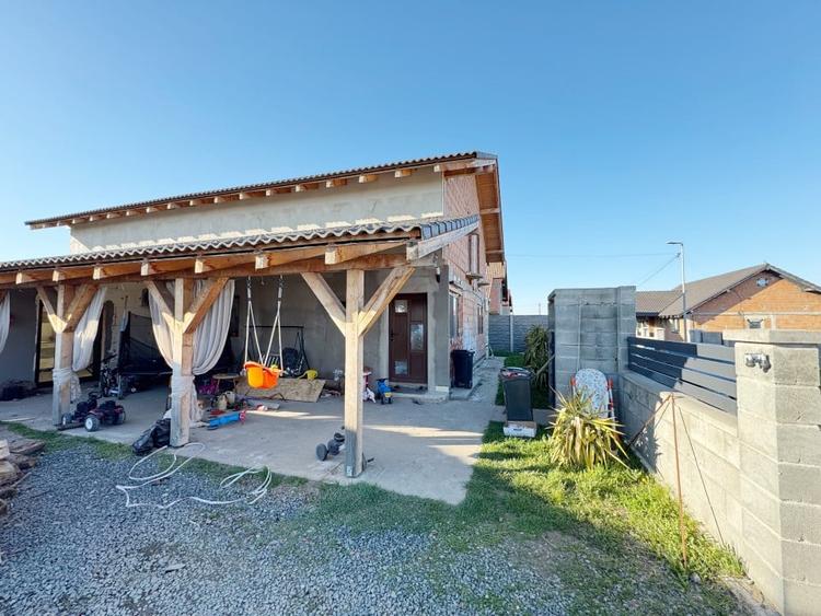 Casă individuală cu 5 camere cu Garaj în Sânmihaiu German