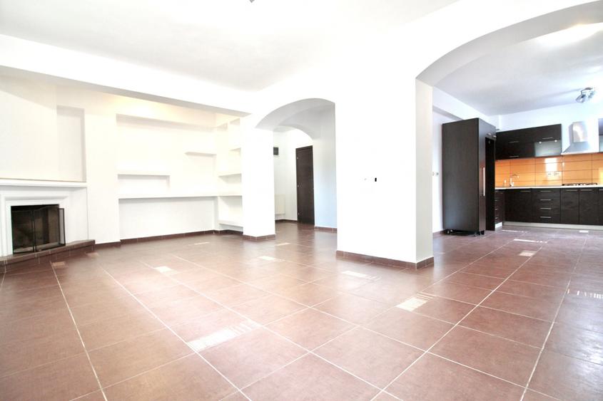 Apartament cu 4 camere decomandat, mobilat în Prelungirea Ghencea