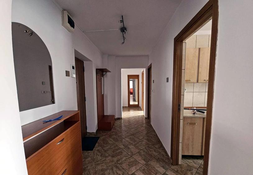 Apartament cu 2 camere decomandat în Calea Victoriei