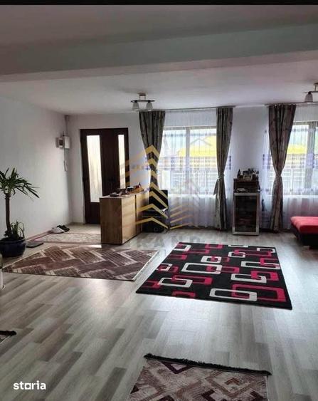 Casă cu 3 camere cu Teren 300 Mp în Central