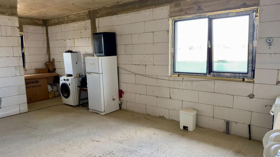 Casă individuală cu 3 camere cu Canalizare în Bâcu