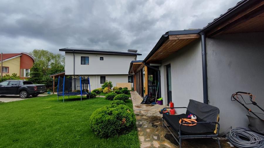 Duplex cu 4 camere cu Canalizare în Domnești