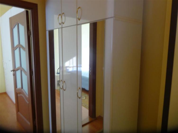 Apartament cu 2 camere semidecomandat, mobilat în P-ța Gării