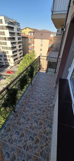 Garsonieră decomandată în Roșu — fotografia 1