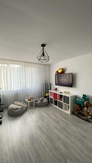 Apartament cu 2 camere decomandat, mobilat în Calea București