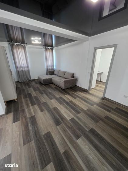 Apartament cu 2 camere în Micro 17