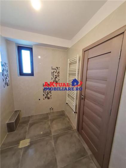 Casă individuală cu 5 camere cu Canalizare în Central
