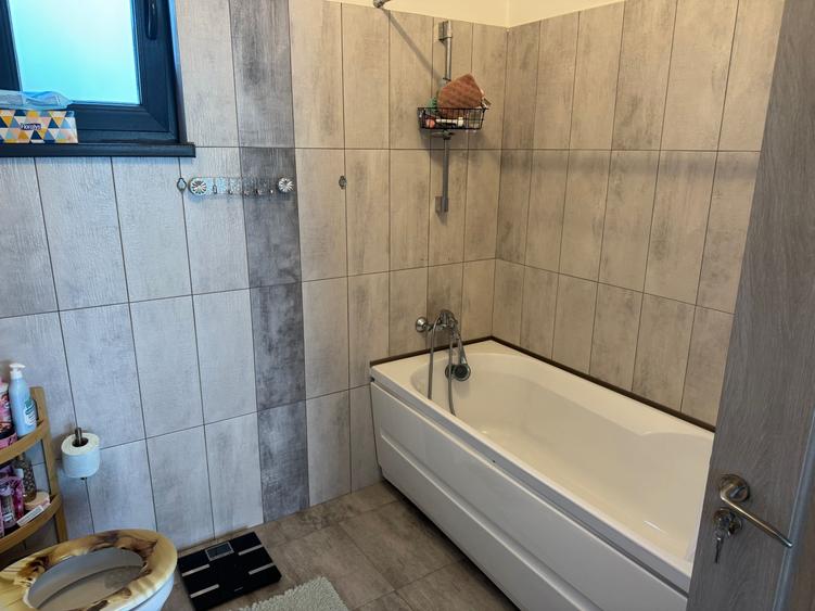 Casă cu 3 camere în Central
