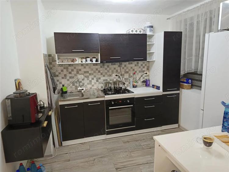 Apartament cu 2 camere decomandat, mobilat în Central
