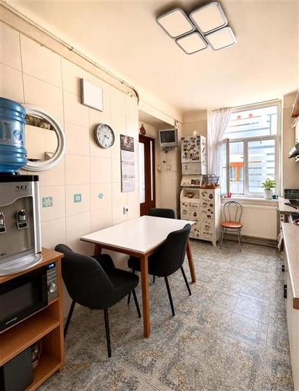 Apartament cu 3 camere decomandat, mobilat în Cișmigiu