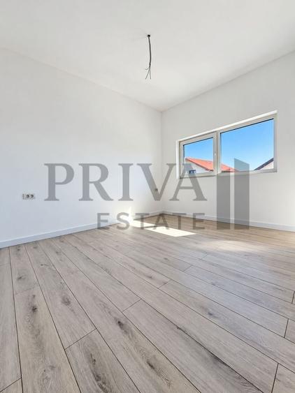 Duplex cu 4 camere cu Canalizare în Giarmata