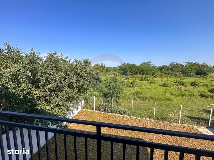 Casă cu 4 camere cu Teren 336 Mp în Corbeanca