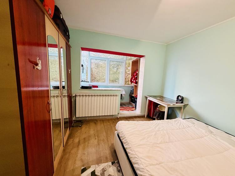 Apartament cu 3 camere decomandat, mobilat în Uverturii