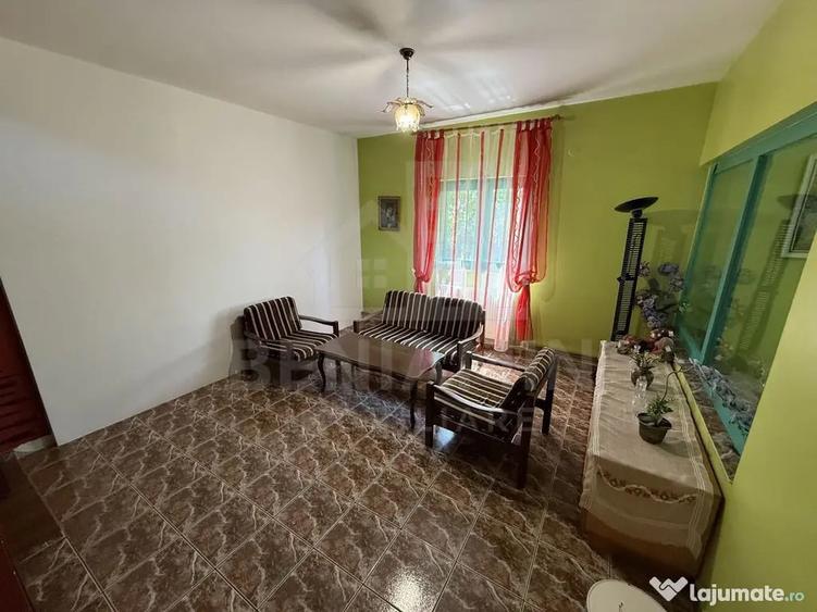 Casă cu 5 camere cu Teren 1039 Mp în Rovine