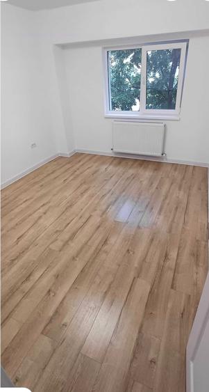 Apartament cu 2 camere decomandat în Trocadero