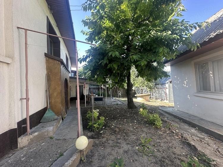 Casă cu 3 camere cu Teren 380 Mp în Central