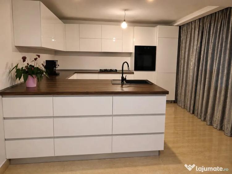 Casă cu 4 camere în Mioarele