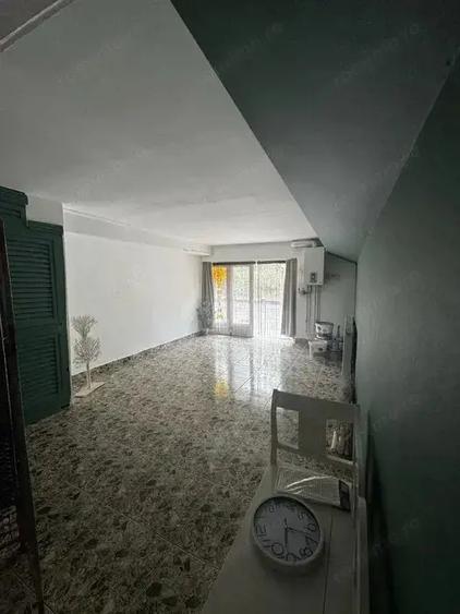 Spațiu comercial, de 85 mp, în Cornișa